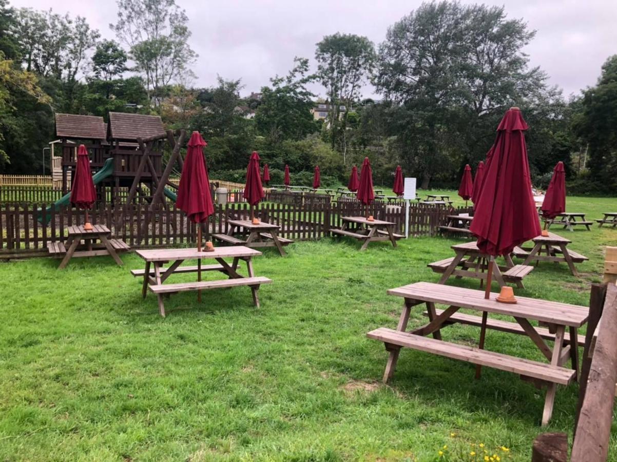 The Riverside Inn Saltford Exterior foto