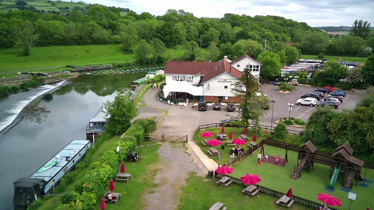 The Riverside Inn Saltford Exterior foto